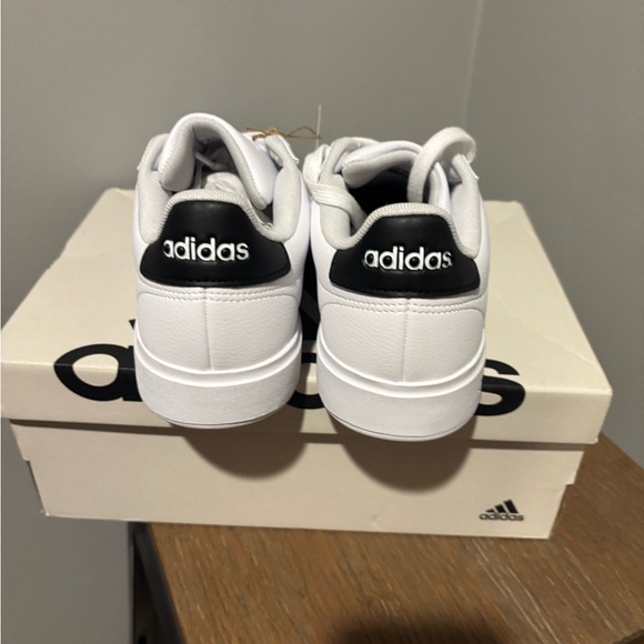 Women's Adidas Grand Court 2.0 White Sneakers - Size 7 NWT - Picture 3 of 10